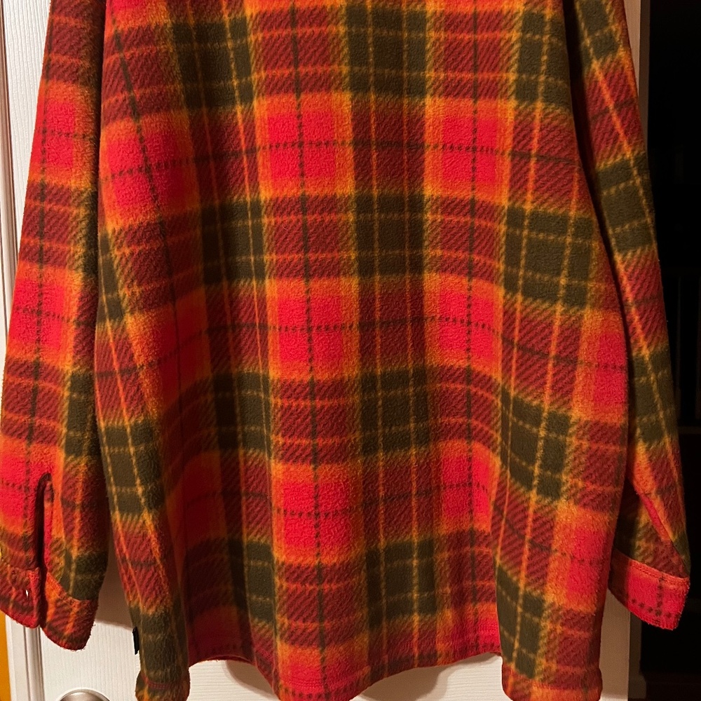 Ladies Shacket - Picture 2 of 4
